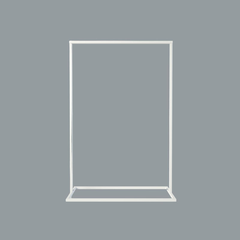 Frame Georgia - estante de ropa blanca con pie cuadrado en diseño industrial