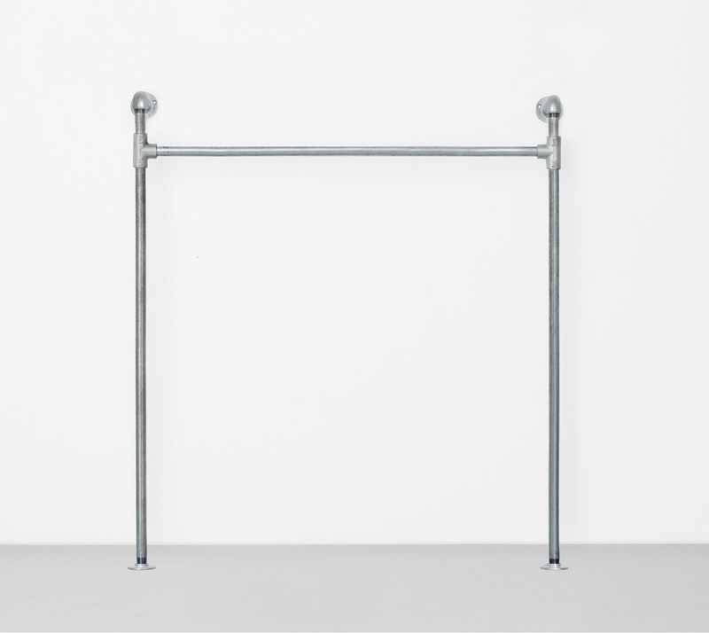 Estante de ropa de rackbuddy en plata con altura ajustable